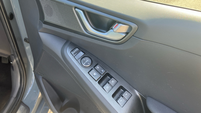 Hyundai IONIQ 1.6 GDi Hybrid Premium 5dr DCT Hybrid Hatchback